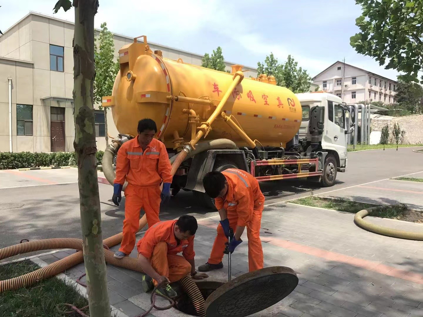 德州化粪池清理与5-8吨吸粪车施工效率分析